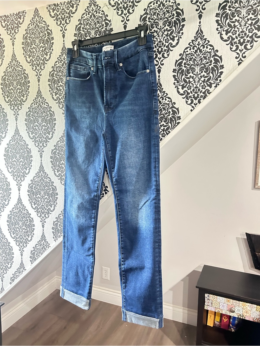 Good American Slim Straight Jeans in Dark Blue